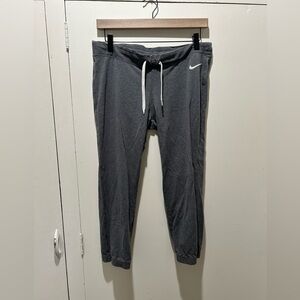 Knee length Nike loungewear capri